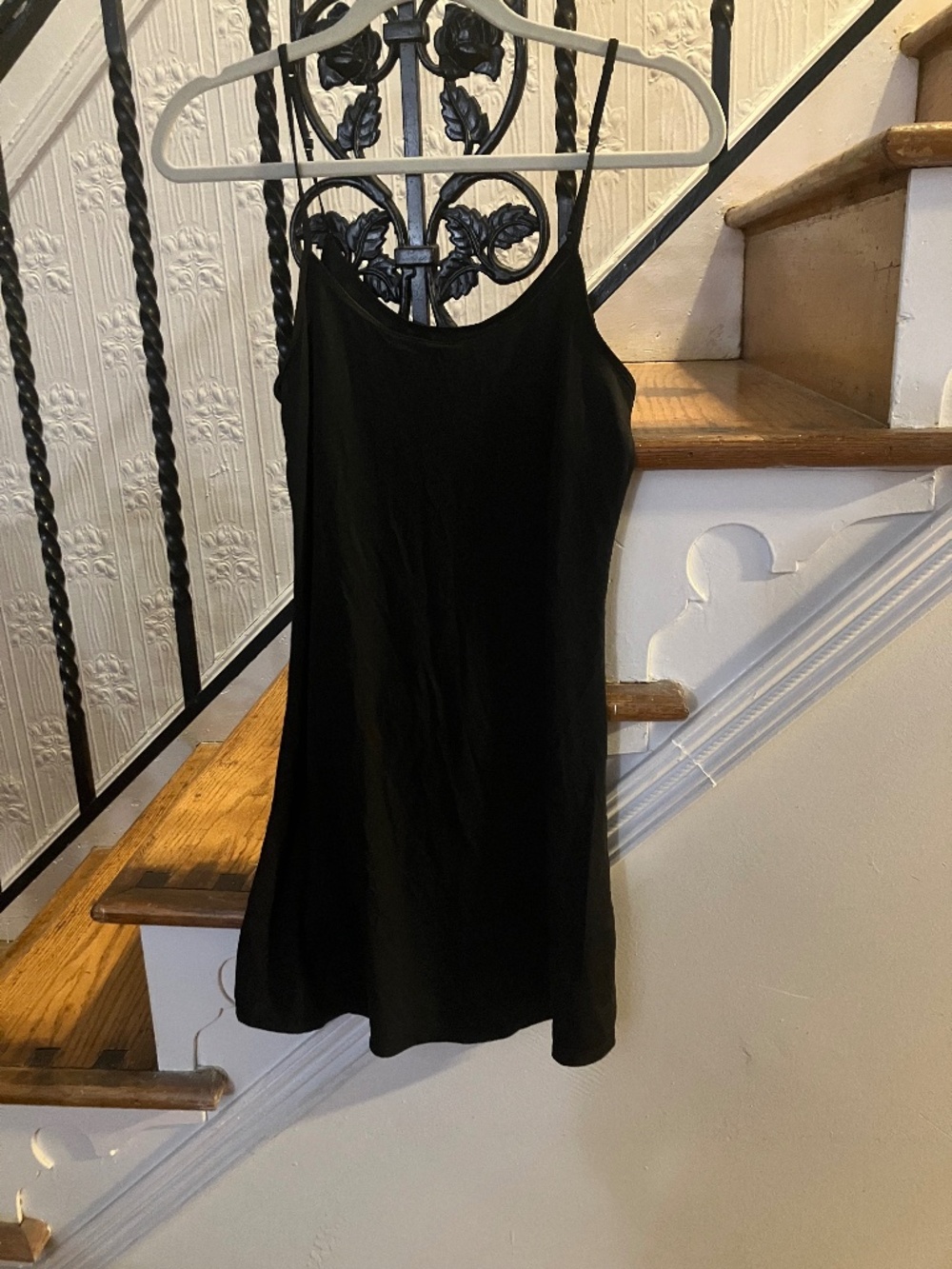 EUC Gap Body women’s slip chemise nightgown size M medium black